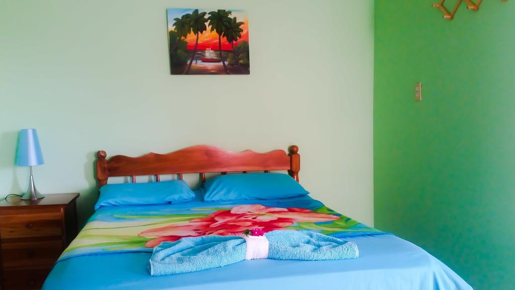 Popeye'S Beach Resort San Pedro  Room photo
