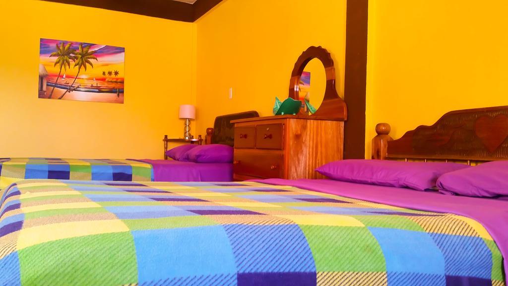 Popeye'S Beach Resort San Pedro  Room photo